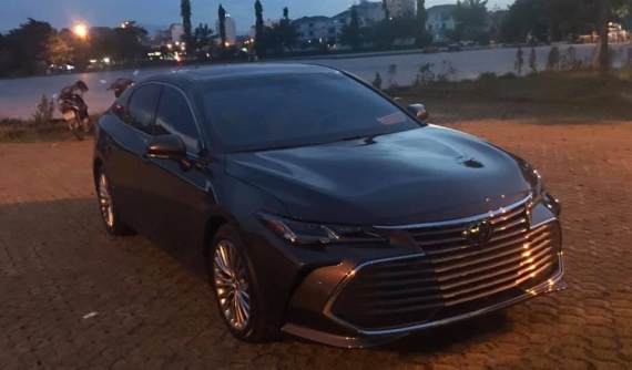 Sedan cỡ lớn Toyota Avalon 2019 bất ngờ xuất hiện tại Việt Nam