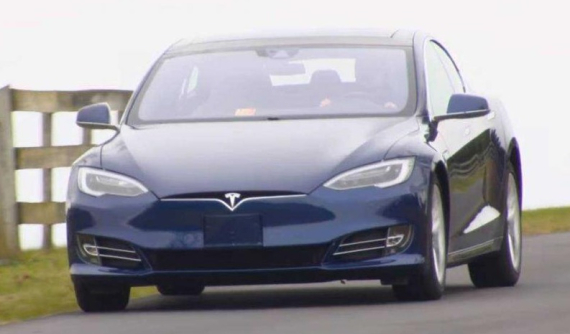 Xe điện Tesla ít bị ăn trộm hơn 90% so với xe chạy xăng thông thường