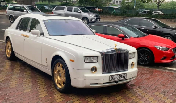 Rolls-Royce Phantom biển "tứ quý" 9 mạ vàng ở Thái Nguyên được rao bán 12 tỷ đồng