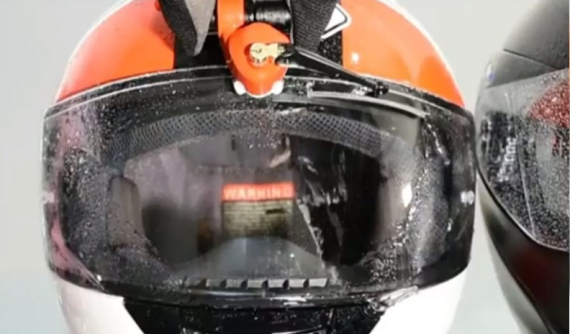 WiPEY - Cần gạt mũ bảo hiểm cực tiện lợi cho biker trong cơn mưa