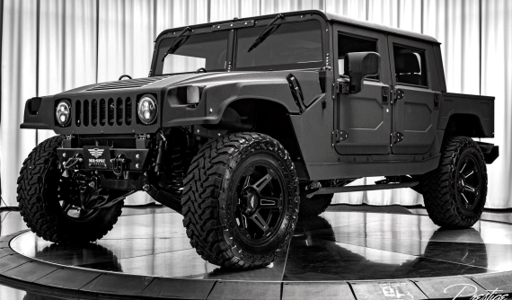 Chiếc Hummer H1 độ này khiến mọi SUV thời nay trông thật yếu đuối