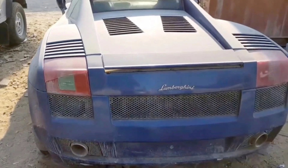 Công việc trong mơ: "Săn" siêu xe Lamborghini và Ferrari bị bỏ rơi, nhận lương cả chục nghìn đô