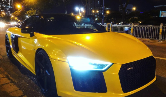 Sau khi được Cường "Đô-la" bán lại, siêu xe Audi R8 V10 PLus diện áo vàng tươi rói