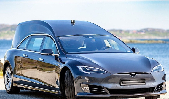 Chiếc xe tang siêu hiếm dựa trên Tesla Model S này có giá đắt đỏ tới 5,1 tỷ Đồng