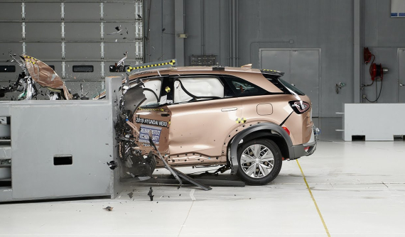Hyundai Nexo 2019 là mẫu xe chạy pin hydrô đầu tiên nhận được Top Safety Pick+