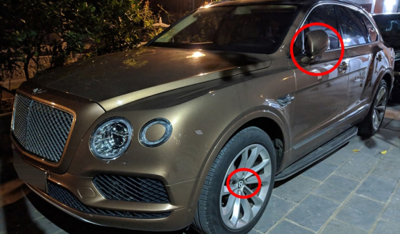 Bentley Bentayga hơn 23 tỷ đồng bị kẻ gian "vặt gương" và logo đã được lắp đầy đủ phụ kiện