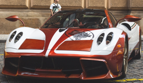 Siêu xe độc bản Pagani Huayra Lampo bất ngờ bị phát hiện lăn bánh ở Cộng hòa Séc