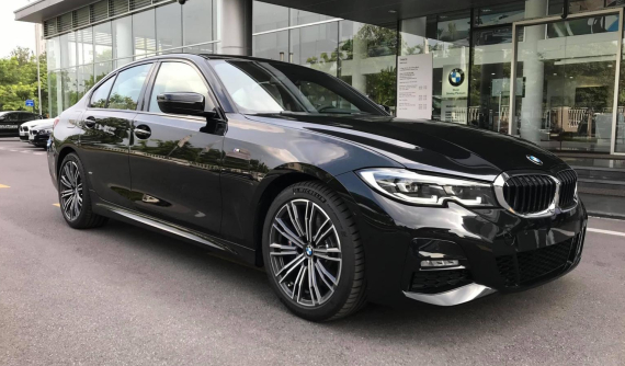 Được báo giá gần 2,4 tỷ đồng, BMW 330i M Sport 2020 mới về Việt Nam bị cắt trang bị so với bản Thái