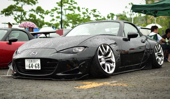 Ngắm diện mạo lạ mắt của chiếc Mazda MX-5 nằm sát mặt đất với bộ la-zăng Nissan 370Z