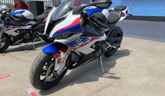 BMW S1000RR thế hệ mới sẽ trang bị công nghệ siêu nạp gần giống Kawasaki Ninja H2