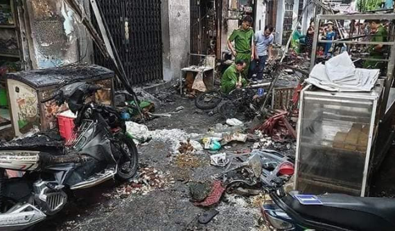 TP. Hồ Chí Minh: Thanh niên chở ga ngã xe, cả con phố bị thiêu rụi