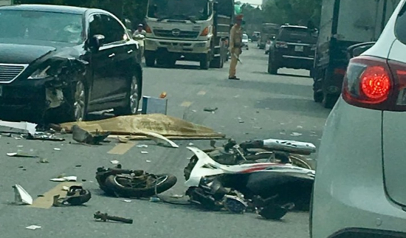 Hà Nội: Tông trực diện ô tô hạng sang Lexus, người đi xe máy tử vong tại chỗ