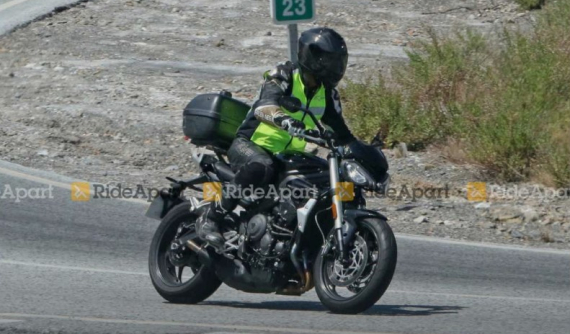 Naked bike Triumph Street Triple 2020 trang bị động cơ mạnh mẽ hơn