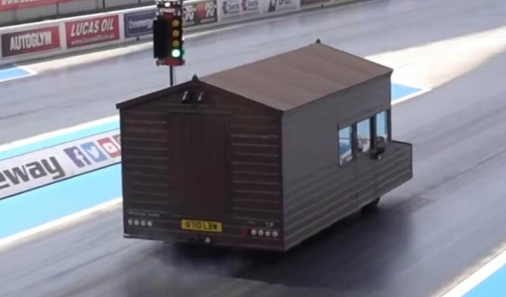 Chiếc xe của bạn chưa chắc có thể chạy nhanh hơn... căn nhà di động này