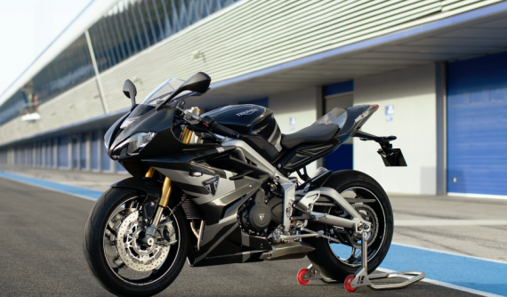 Siêu xe Triumph Daytona 765 Moto2 sẽ có mức giá nửa tỷ đồng chưa bao gồm thuế