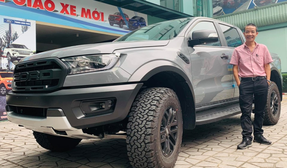 Nhạc sĩ sáng tác bài "Bà Tôi" sắm thêm xe bán tải Ford Ranger Raptor