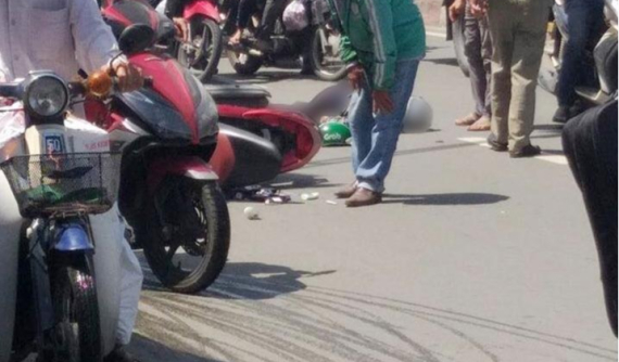 Sài Gòn: Hai tài xế GrabBike và GoViet va chạm với nhau, một khách hàng nữ tử vong