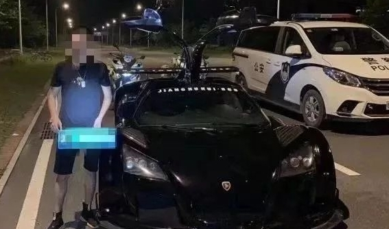 Lái siêu xe Gumpert Apollo không giấy phép lại còn tổ chức đua xe, thiếu gia Trung Quốc bị cảnh sát truy bắt