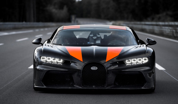 Chứng kiến Bugatti Chiron mới phá kỷ lục tốc độ 483 km/h thần thánh