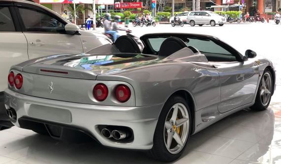 Ferrari 360 Spider tái xuất tại Sài thành với màu sơn bạc gợi nhớ thời chơi siêu xe đình đám ở Việt Nam
