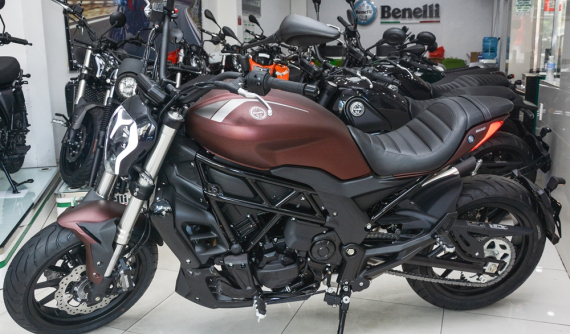 Đánh giá xe Benelli 502C 2019 tại Việt Nam - Thiết kế gợi nhớ đến Ducati Diavel, giá rẻ gấp 4 lần