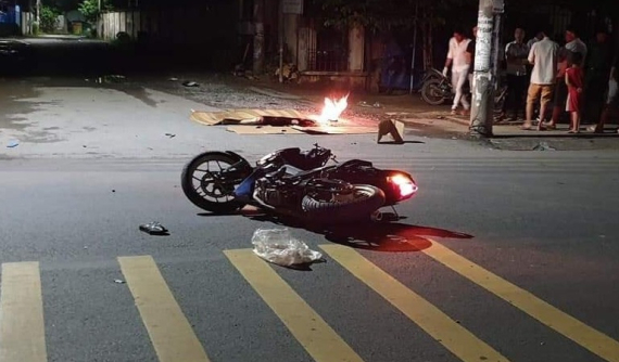 Bình Dương: Điều khiển Yamaha Exciter 150 tông xe máy phía trước, nam thanh niên tử vong tại chỗ