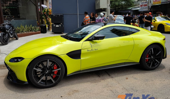 Siêu xe Aston Martin V8 Vantage 2018 của doanh nhân quận 12 tái xuất tại Bình Dương