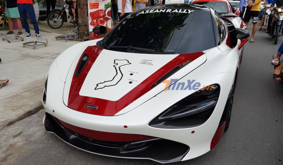 Cận cảnh bộ áo mới trên McLaren 720S của trưởng đoàn Car Passion đang đi tiền trạm Đông Nam Á