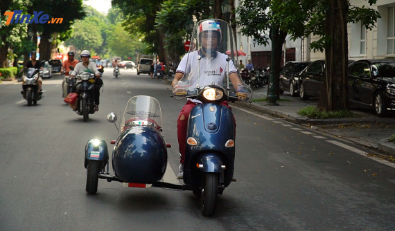 Trải nghiệm xe Vespa ET8 Sidecar ba bánh: Độc, lạ và vô cùng thú vị