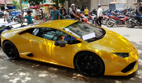 Lamborghini Huracan độ Mansory độc nhất Việt Nam đến dự khai trương nhà hàng Cường "Đô-la" với chi tiết gây chú ý