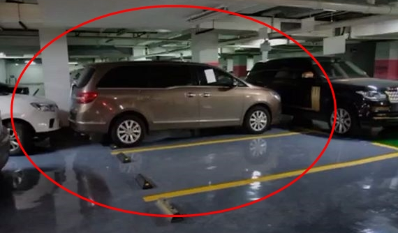 Đây là cách nhà giàu Trung Quốc xử lý những tài xế ngoan cố đỗ xe trái quy định