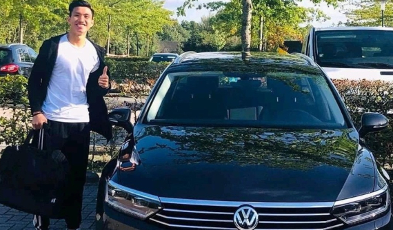 Vừa sang Hà Lan, Văn Hậu được cấp ngay một chiếc Volkswagen Passat