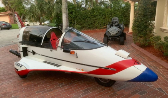 Chiếc xe quái dị có diện mạo như máy bay chiến đấu này đang được chào bán ở giá 174 triệu Đồng