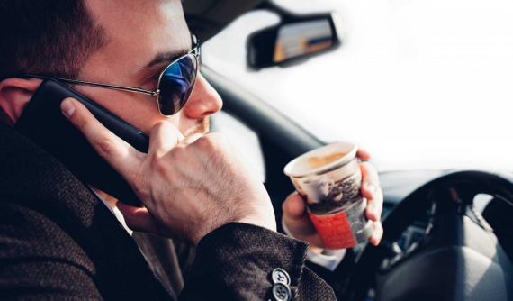 6 lời khuyên giúp bạn tránh mất tập trung trong khi lái xe