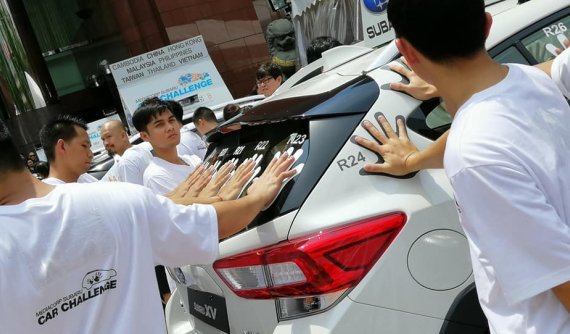 Subaru Palm Challenge - cuộc thi đặt tay lên xe lâu nhất - lần đầu tiên đến Hà Nội