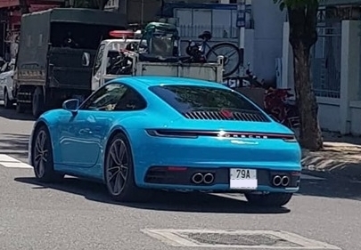 Porsche 911 Carrera S 2020 mang màu sơn cá tính Miami Blue về đội Nha Trang, giá hơn 7,6 tỷ đồng
