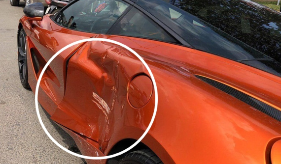 Va chạm trên đường phố với xe buýt, siêu xe McLaren 720S tại Campuchia móp cửa cánh bướm