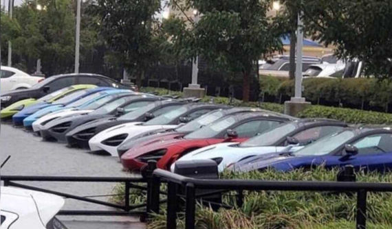 10 siêu xe McLaren tại Mỹ bị nước lũ dâng lên ngập qua cản va trước