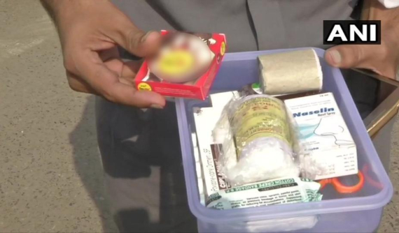 Tin lời đồn, cánh tài xế taxi tại Ấn Độ "rủ nhau" mang theo bao cao su trên xe vì sợ bị CSGT phạt