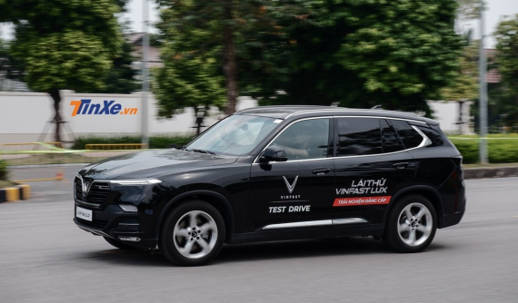 Cặp đôi VinFast Lux chuẩn bị tăng giá?