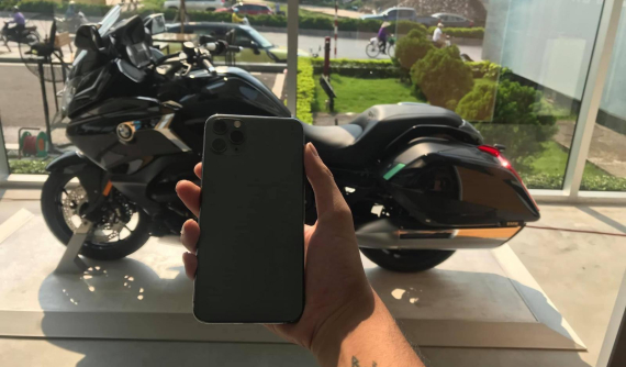 BMW Motorrad Long Biên tặng điện thoại iPhone 11 cho khách hàng mua xe mô tô?