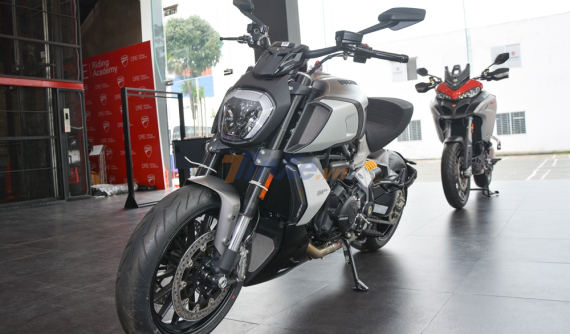 "Hoa hậu" Ducati Diavel 1260 đắt ngang một chiếc sedan hạng C về Việt Nam, giá từ 800 triệu đồng