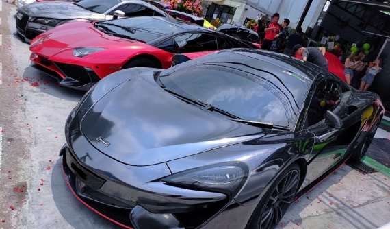 Dàn siêu xe độ "khủng" tụ tập tại Malaysia, ấn tượng nhất lại là Audi độ thân rộng