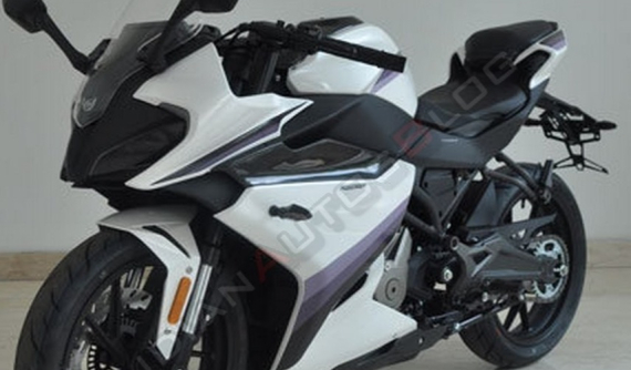 CFMoto 300SR tiếp tục lộ thiết kế với màu sắc mới