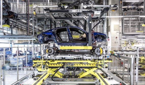 Chứng kiến quá trình lắp ráp từ A-Z của Porsche Taycan 2020