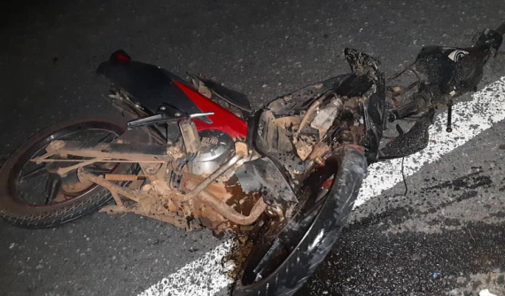 Quảng Trị: Va chạm trực diện với ô tô Kia Cerato, 3 người một nhà tử vong thương tâm