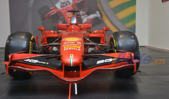 Ngắm vẻ đẹp mẫu xe đua F1 của Ferrari lần đầu được trưng bày chính hãng tại Việt Nam