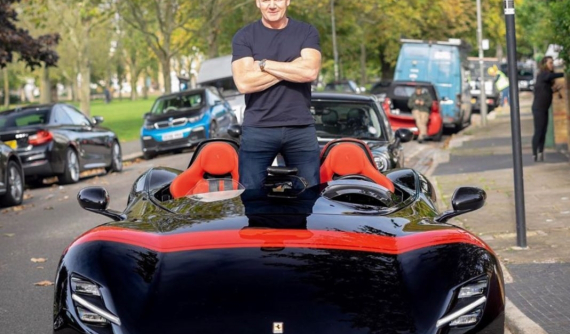 Vua đầu bếp Gordon Ramsay tậu siêu phẩm Ferrari Monza SP2 gần 2 triệu đô la