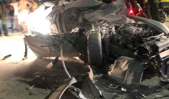 Vụ tai nạn này cho thấy Porsche Panamera S Hybrid rất đáng đồng tiền bát gạo về độ an toàn