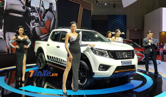 Triển lãm VMS 2019: Nissan "góp vui" với xe bán tải Navara Black Edition mới